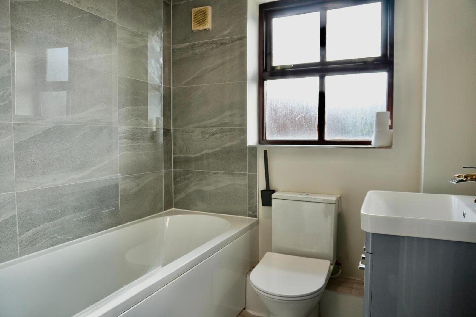 2 Bed With Parking And Netflix Villa Нотингам Екстериор снимка
